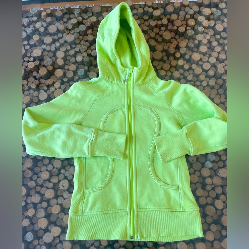 Lululemon hoodie 6/8